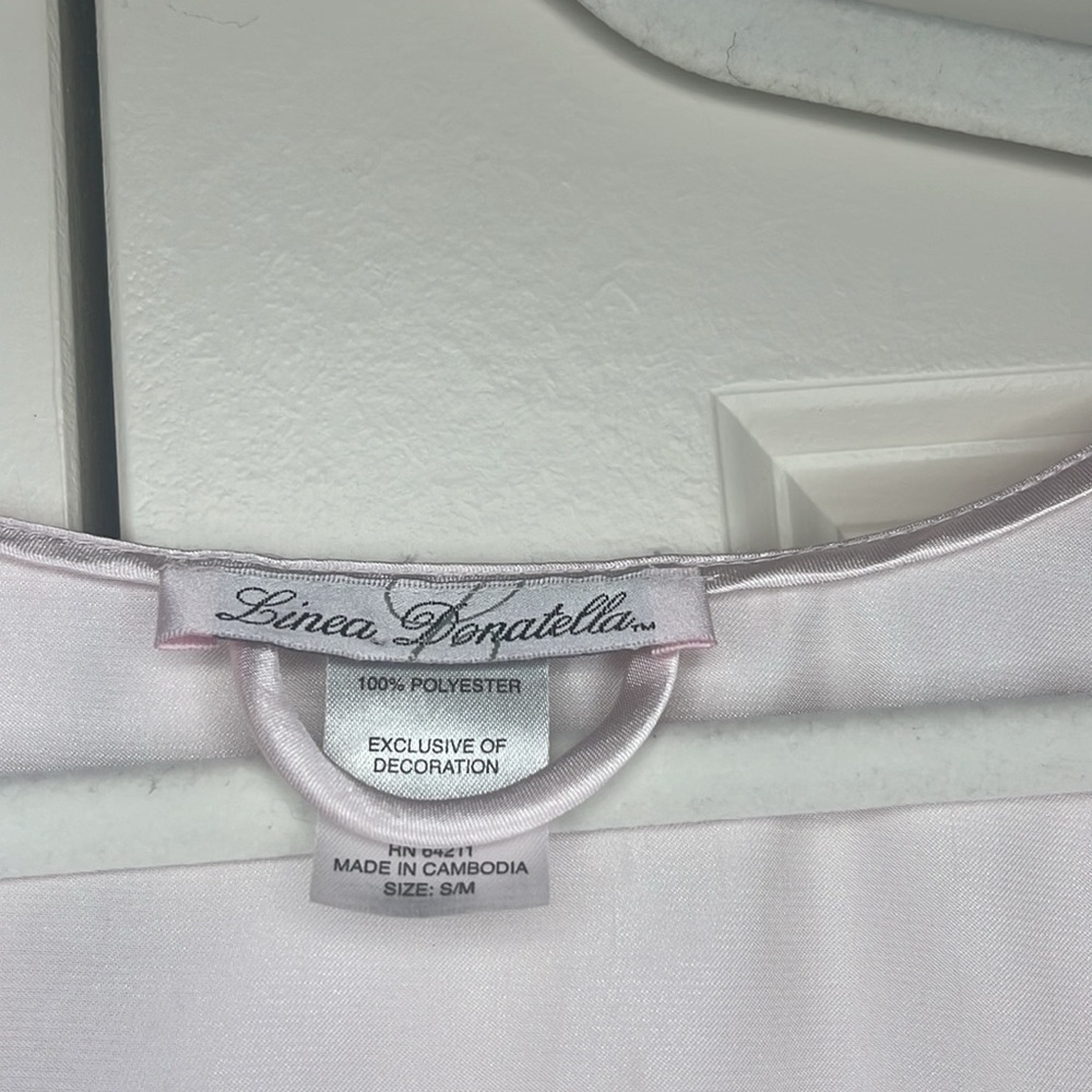 Linea Donatella robe NWT women’s size small/medium with beautiful lace details - Picture 3 of 10